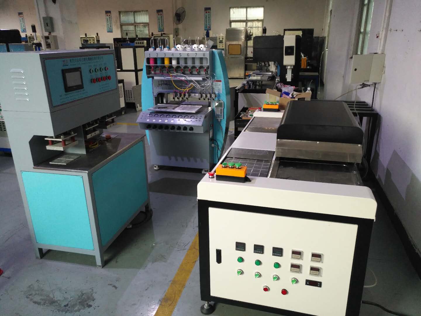 全自動PVC拉鏈生產(chǎn)線設(shè)備